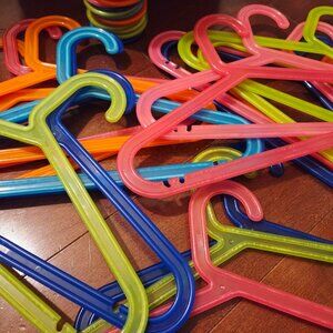 IKEA BAGIS Anna Efverlund Kids Plastic Multi-Colored 12" Hangers - 22pc/lot